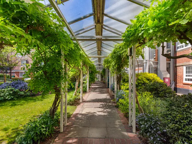 Elystan Street, London, SW3, photo 3