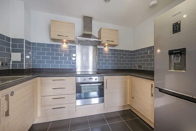 Photo 2 — Flat 10, Felix Court, 11 Charcot Road, London