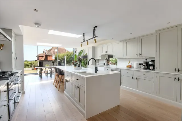 Photo 2 — Yew Tree Road, Tunbridge Wells, Kent, TN4