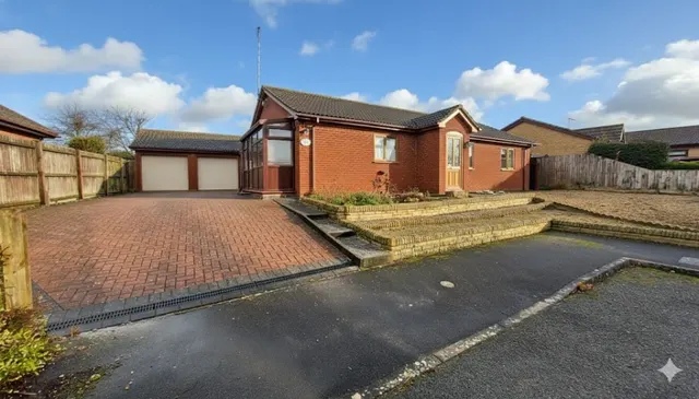 Lilac Close, Bourne, PE10, photo 1