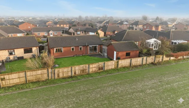 Photo 2 — Lilac Close, Bourne, PE10
