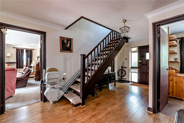 Harewood Drive, Cold Ash, RG18, photo 2
