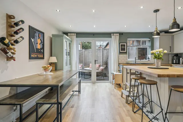 Photo 2 — Charlotte Way, Marlow SL7 1PJ