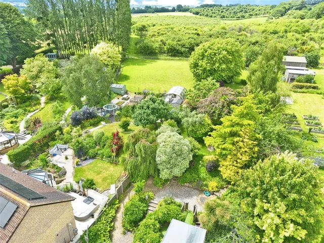 Over Stratton, TA13, photo 2