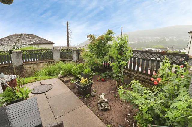 Gellideg Road, Pontypridd, CF37, photo 1