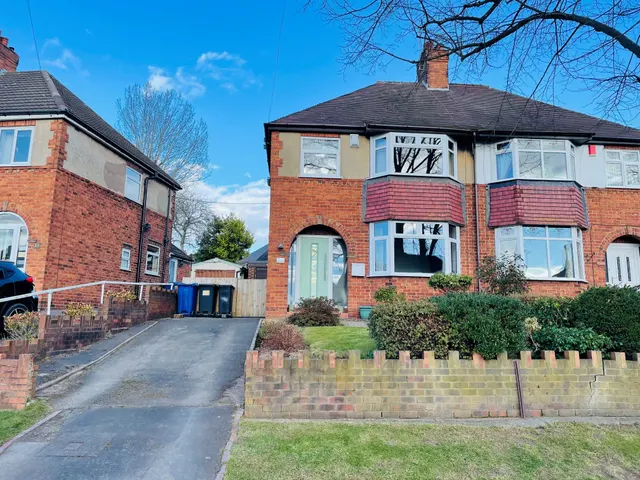 Moorthorne Crescent, Bradwell, ST5, photo 1