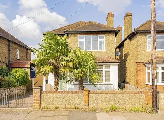 Sunmead Road, Sunbury on Thames, TW16, photo 1