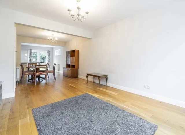 Sunmead Road, Sunbury on Thames, TW16, photo 2