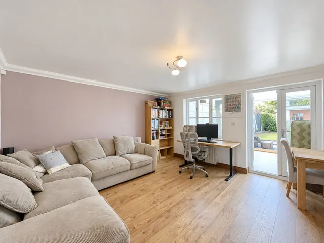 Photo 3 — Rowan Way, Canewdon