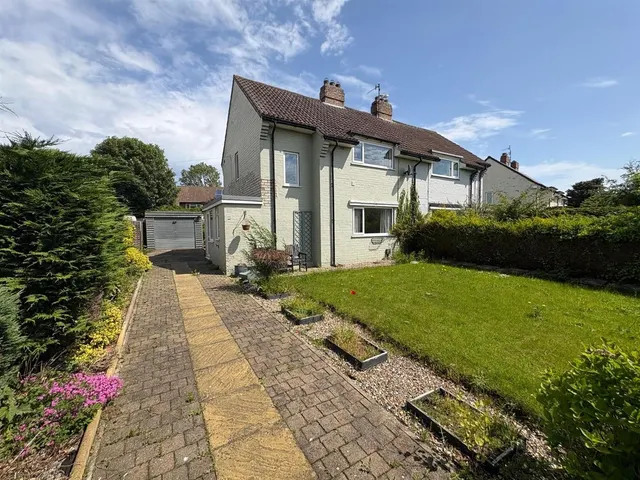 Carrside Eastfield, Scarborough YO11 3DE, photo 1
