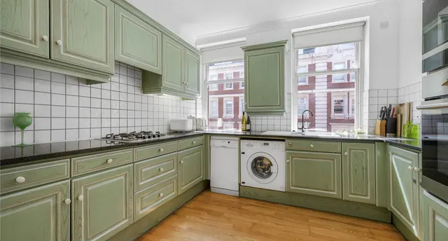 Photo 3 — Eastcastle Street Fitzrovia ,W1T