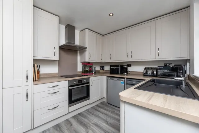 Broadmead, Castleford, photo 1