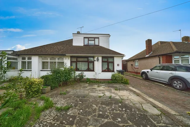 Meriden Close, Ilford, IG6, photo 1