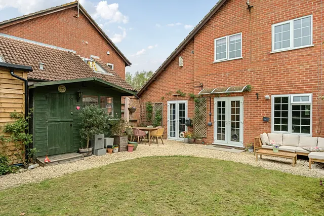 Photo 2 — The Avenue, Liphook, GU30