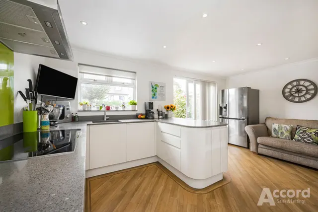 Photo 2 — Wainfleet Avenue, Romford, RM5