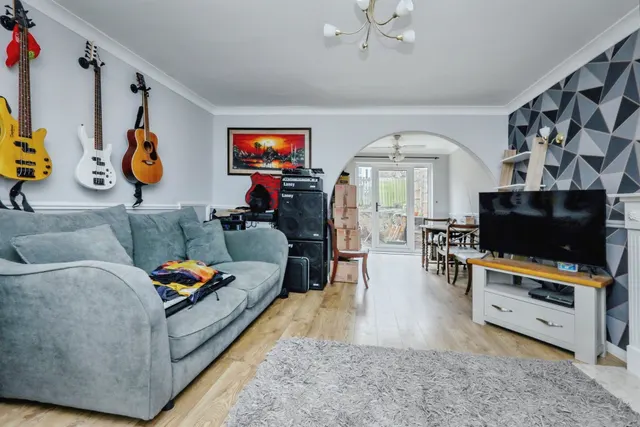 Photo 2 — Turnberry, Worksop