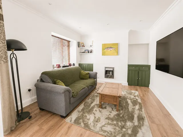 Photo 2 — Egerton Road, Bexhill-On-Sea, TN39 3HH