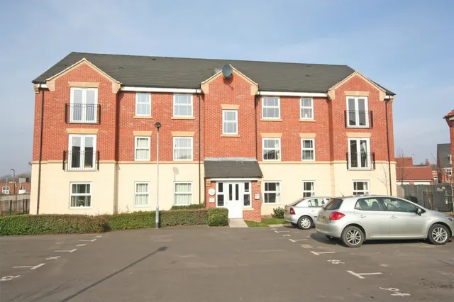 High Main Drive, Brackens Court, NG6, photo 1