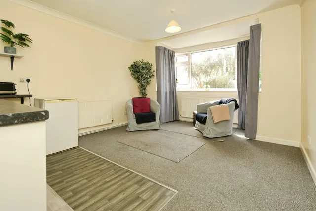 Photo 2 — Davigdor Road, Hove