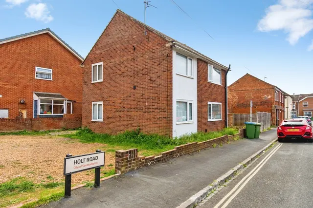 Holt Road, Southampton, SO15, photo 1