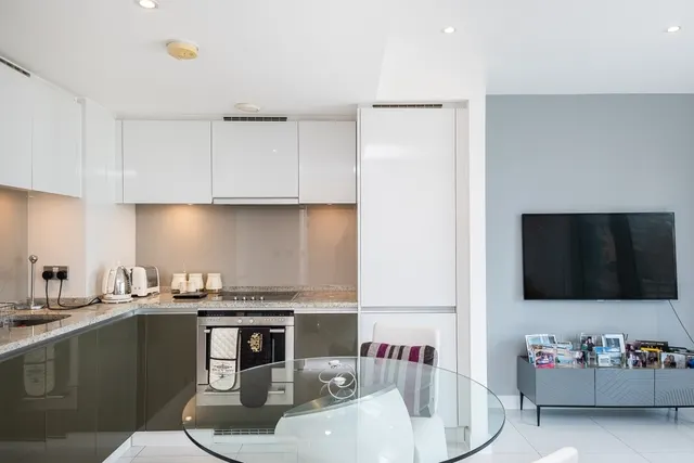 Landmark West Tower, E14, photo 2