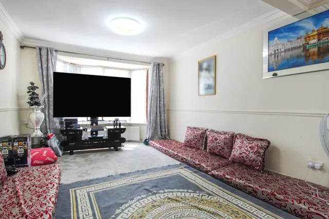 black rod close, Hayes, UB3, photo 2