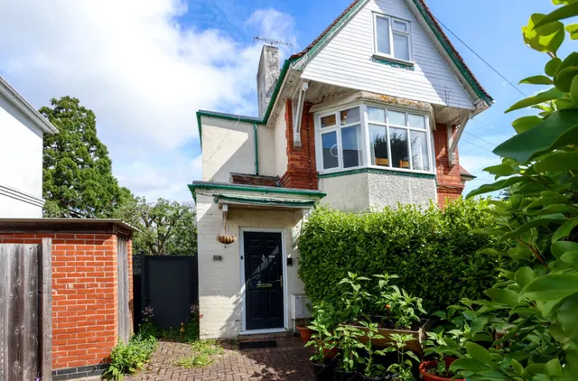 St Albans Crescent, Bournemouth, photo 1