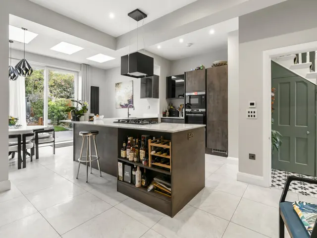 Balloch Road, London, SE6, photo 1