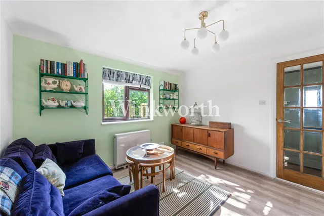 Hamilton Way, London, N13, photo 3