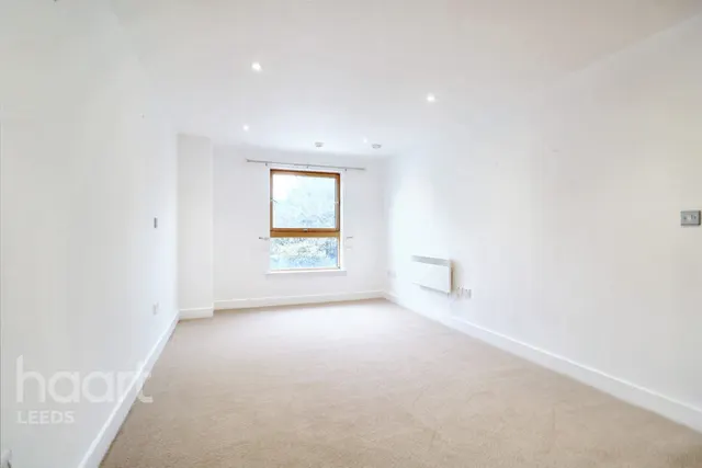 Armouries Way, Leeds, LS10, photo 3