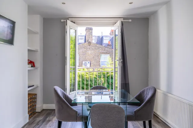 Photo 2 — Sedlescombe Road, London, SW6