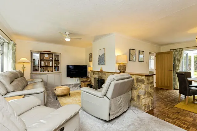 Steeres Hill, Horsham, RH12, photo 2