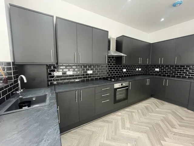 Photo 3 — Clarkegrove Road, Sheffield, S10 2NJ