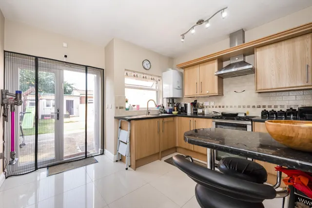 Marlborough Road, Southall, UB2, photo 3