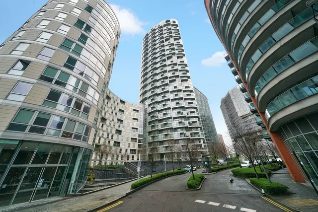 Apartment 3409, Charrington Tower, 11 Biscayne Avenue, London, E14 9BQ, photo 1