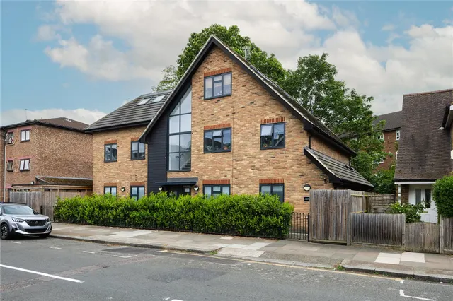 Weigall Road, SE12, photo 1