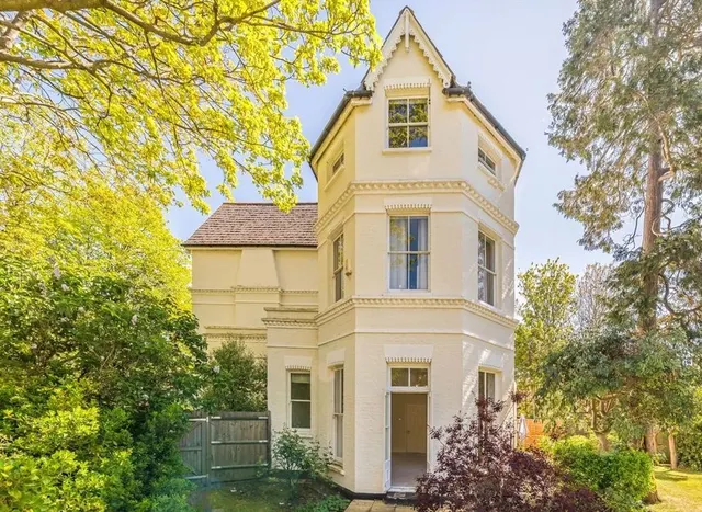 Kingsdowne Road, Surbiton, KT6, photo 1
