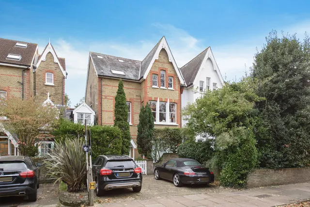 Lion Gate Gardens, Richmond, TW9, photo 1