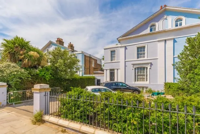 Upper floor 31 Shooters Hill Road, London, photo 1