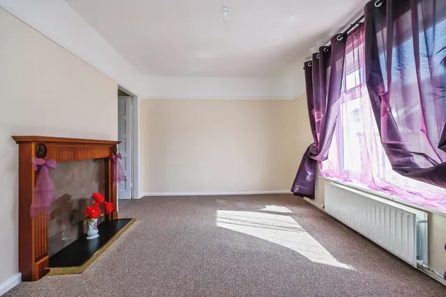 Photo 3 — Maypole, Clifton, Nottingham, NG11