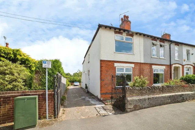 Lawn Avenue, Sutton-in-Ashfield, Nottinghamshire, NG17, photo 1