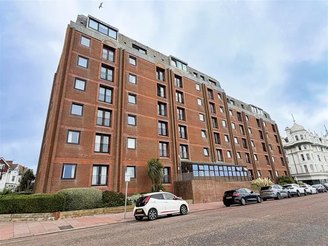 Marina, Bexhill-On-Sea, TN40 1BW, photo 1