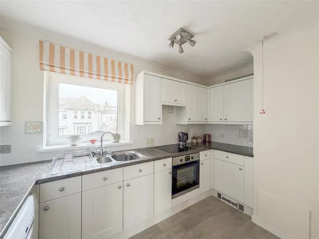 Photo 3 — Marina, Bexhill-On-Sea, TN40 1BW