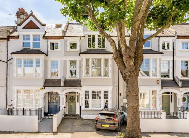 Cavendish Road, Clapham South, SW12, photo 1