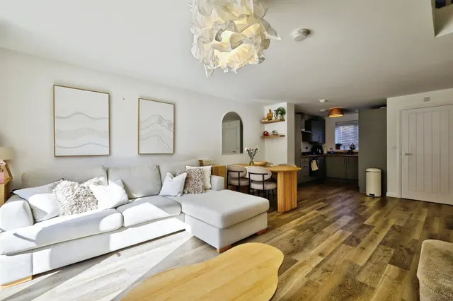 Sandpit Close, Collingtree, NORTHAMPTON, photo 1