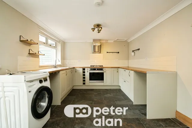 Bishop Street, Newport, NP19, photo 3