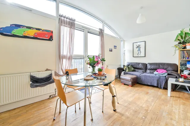 126 Tivoli Court, Rotherhithe Street, London, photo 1