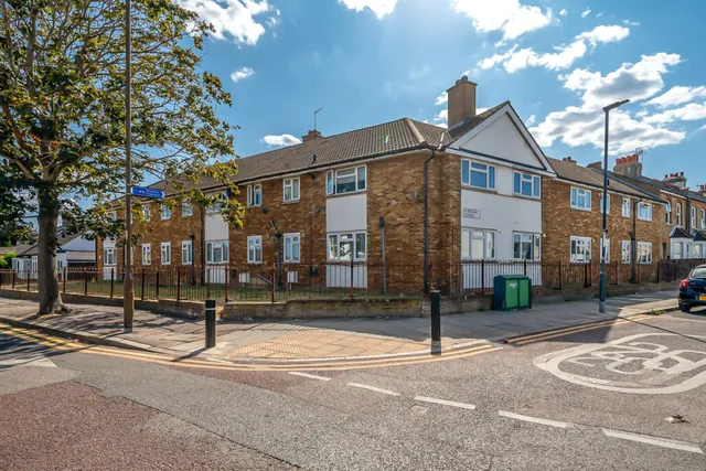 1 bedroom property — Swingate Lane - Plumstead - London - SE18