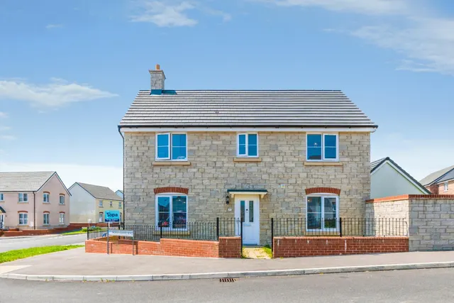 Thomas Clarke Road, Cowbridge, CF71, photo 1