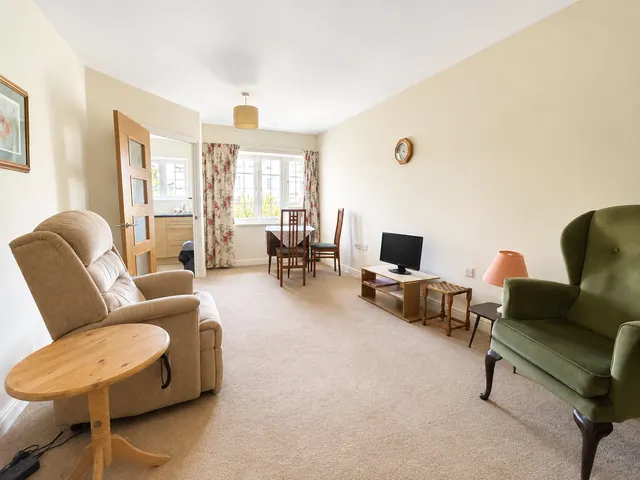 Beechfield Court, The Parks, TA24, photo 3